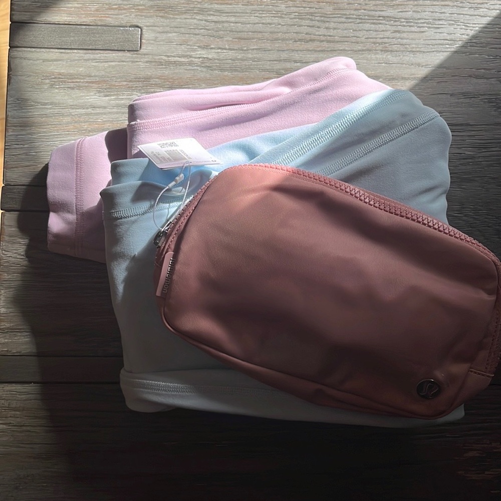 Lululemon bundle. 2 Align high-rise leggings, plus 1 NWT pink belt bag